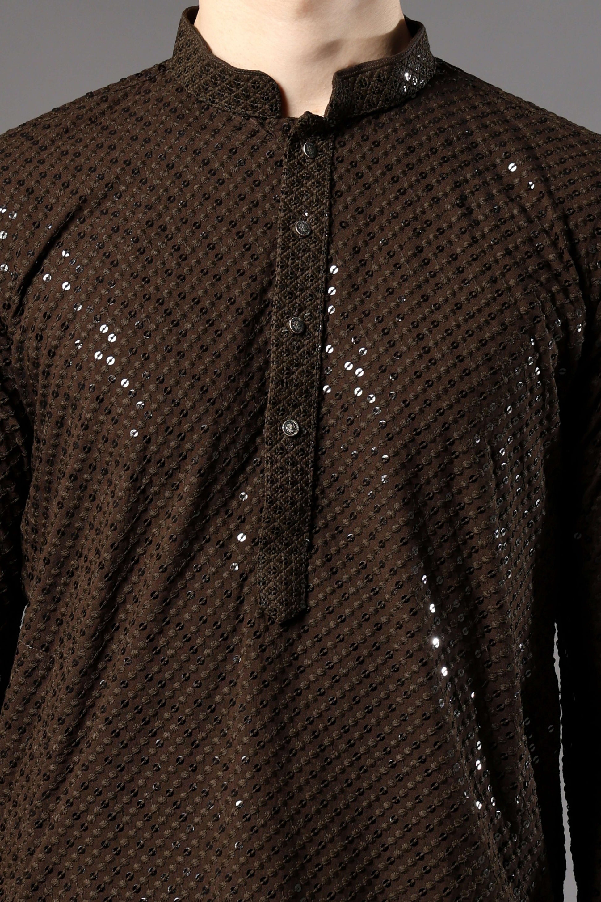 Mehendi Chikankari Sequin Kurta for Men by Crease India – best mens kurta for mehendi, sangeet, night weddings and festive events. Buy sequin embellished mens mehendi kurta online.