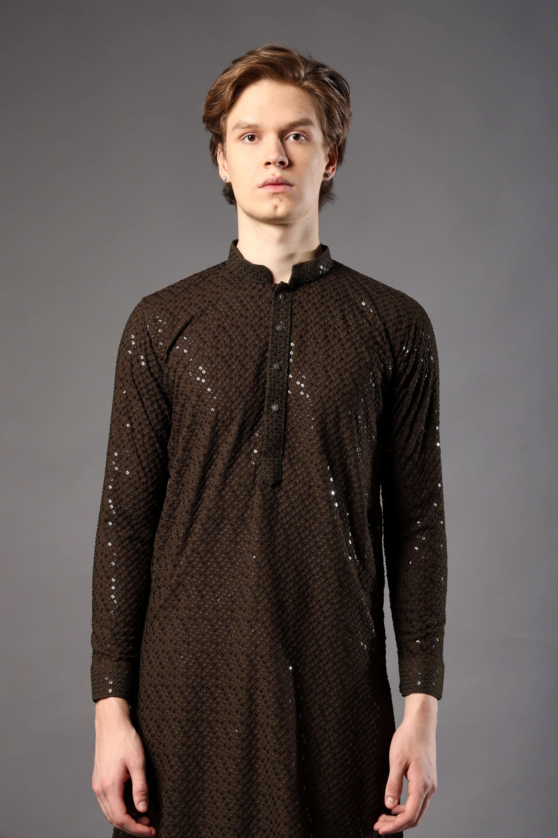 Mehendi Chikankari Sequin Kurta for Men by Crease India – best mens kurta for mehendi, sangeet, night weddings and festive events. Buy sequin embellished mens mehendi kurta online.