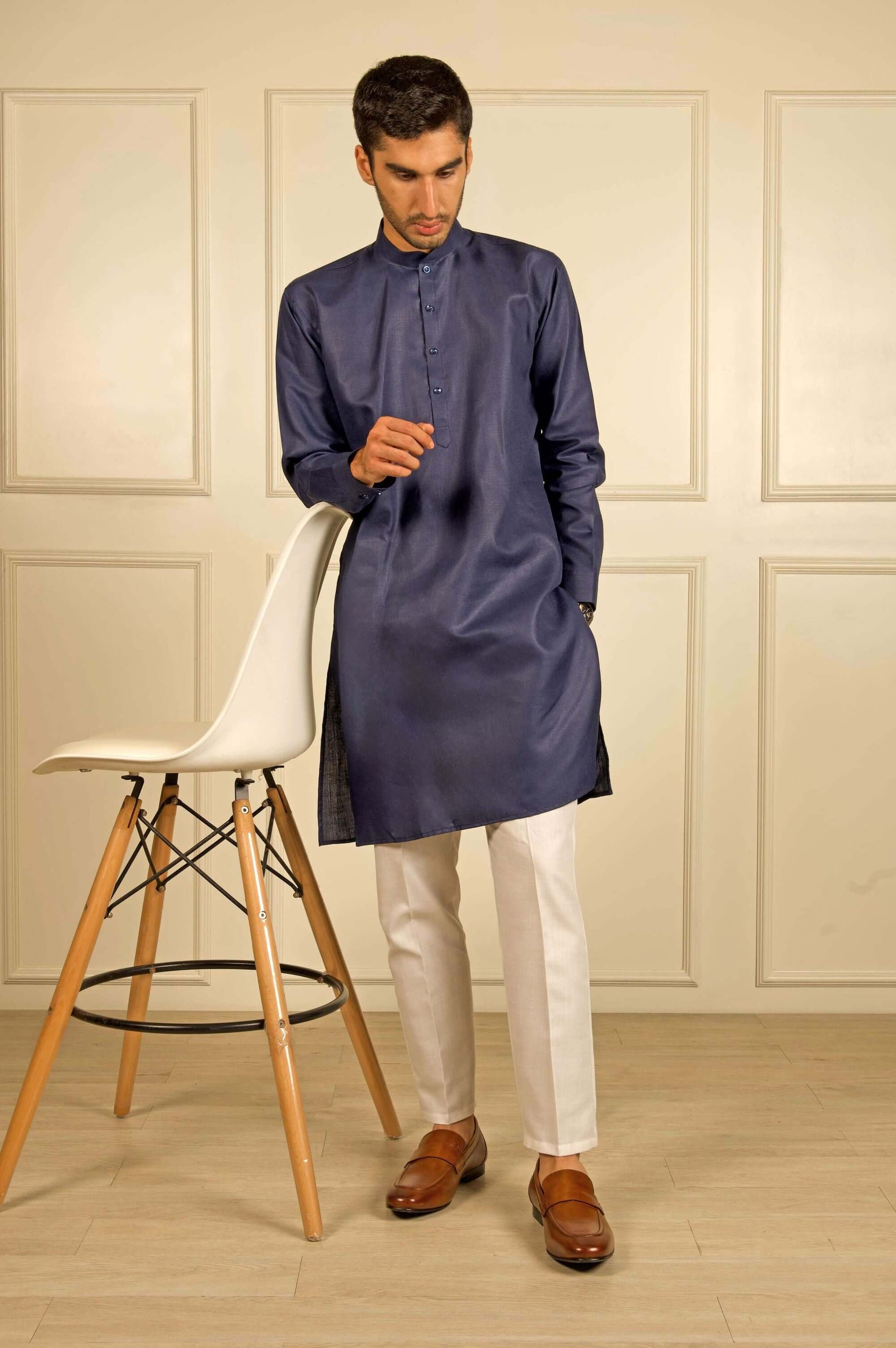 Navy Blue Plain kurta for Men which is made up of premium cotton is perfect for daily wear and wedding functions. Shop this navy blue plain wedding cotton kurta for male from Crease India website.