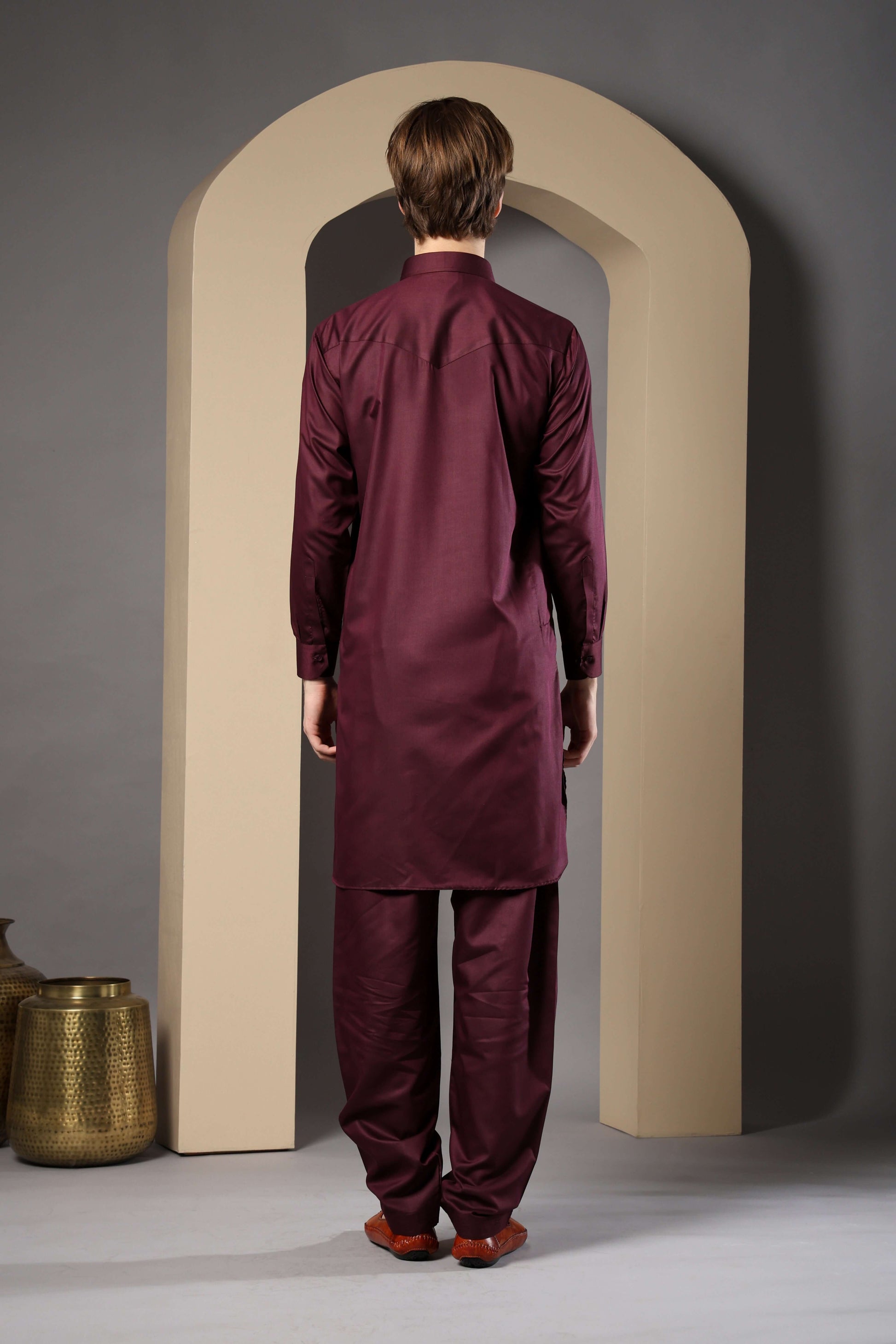 Wine Pathani Kurta for Men by Crease India – perfect men's pathani kurta for eid, friday prayers, dinner parties & even dailywear. Buy stylish men's wine pathani kurta online.