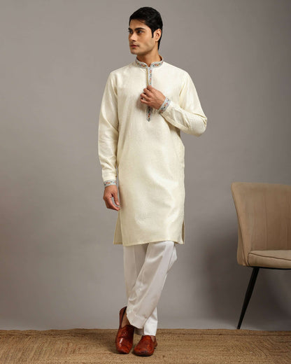 Crease India Zariya Sequin Embroidered Ivory Engagement Kurta for Men, perfect men’s kurta for engagement ceremony, Indian day wedding, religious ceremony and Indian cultural event, worldwide delivery available.