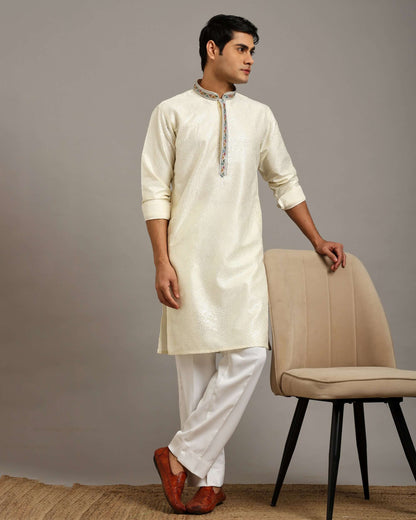 Crease India Zariya Sequin Embroidered Ivory Engagement Kurta for Men, perfect men’s kurta for engagement ceremony, Indian day wedding, religious ceremony and Indian cultural event, worldwide delivery available.